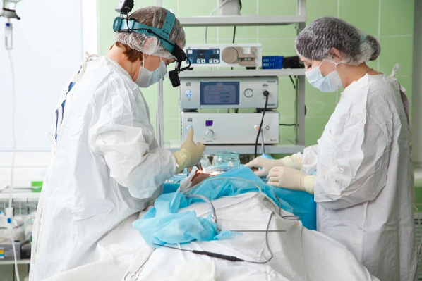 Сколько зарабатывают частные клиники?